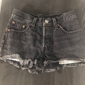 Black Levi’s shorts